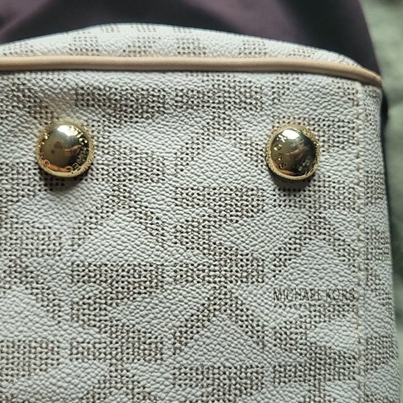 Michael kors purse - Picture 6 of 7